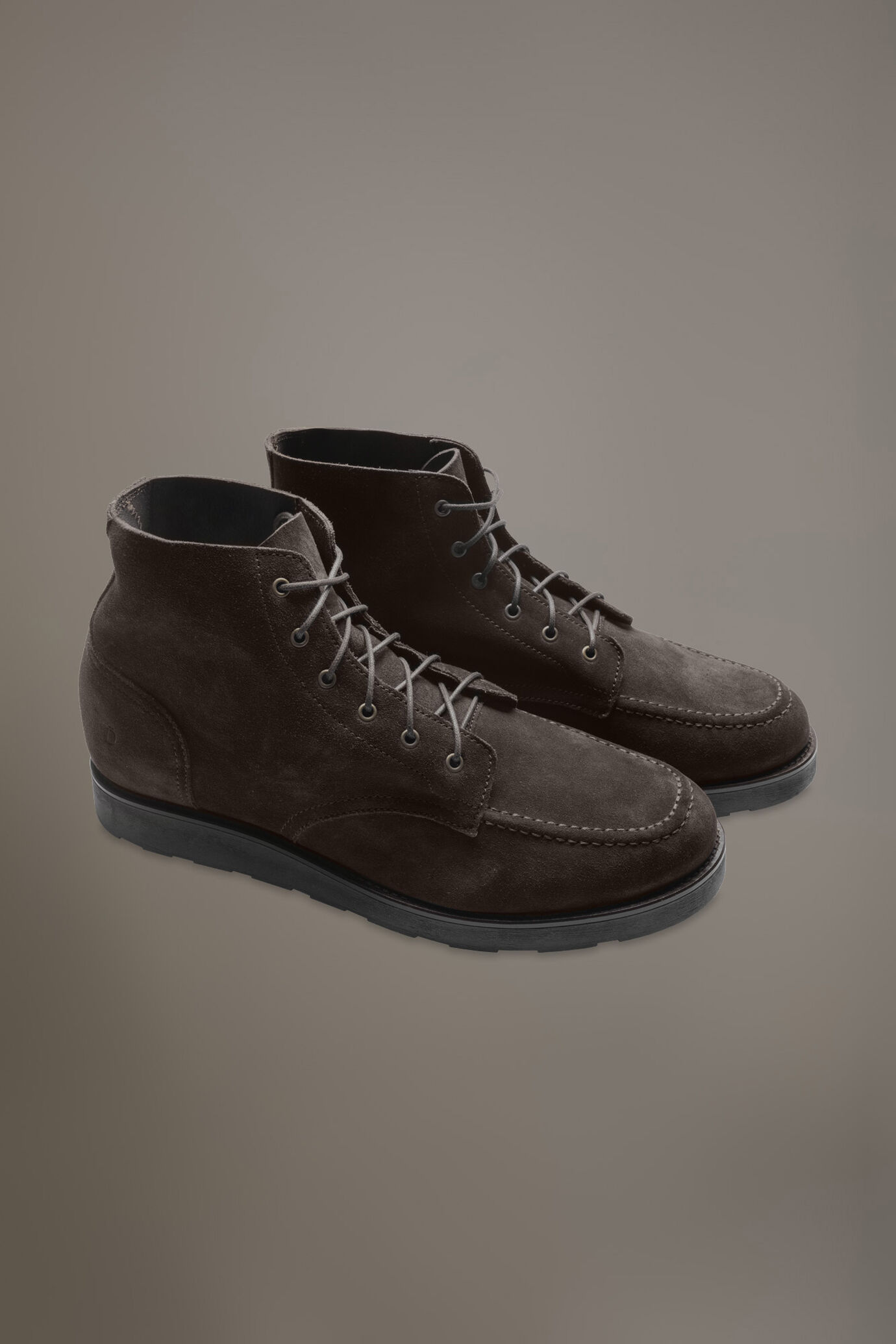 100% suede leather boots with rubber sole
